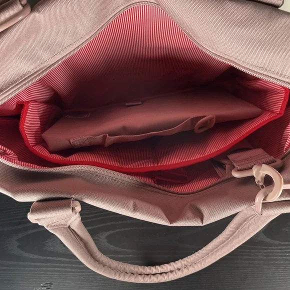 The Herschel Diaper/ Tote Bag Ash Rose with additional insert - Picture 3 of 7